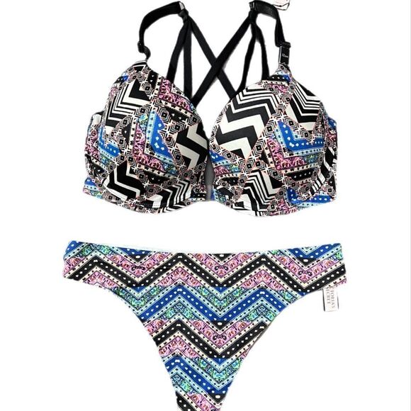 Victorias Secret Set Very Sexy Lined Plunge Padded bra & No Show Sexy thong - Picture 2 of 3